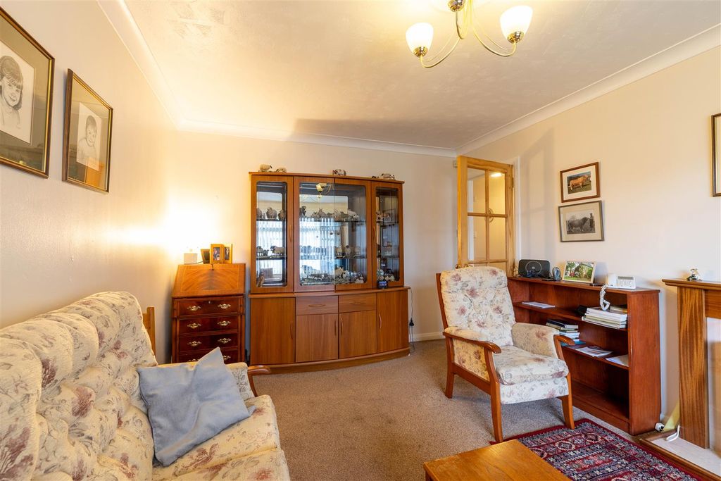 Property photo 3 of 16 S003.Jpg