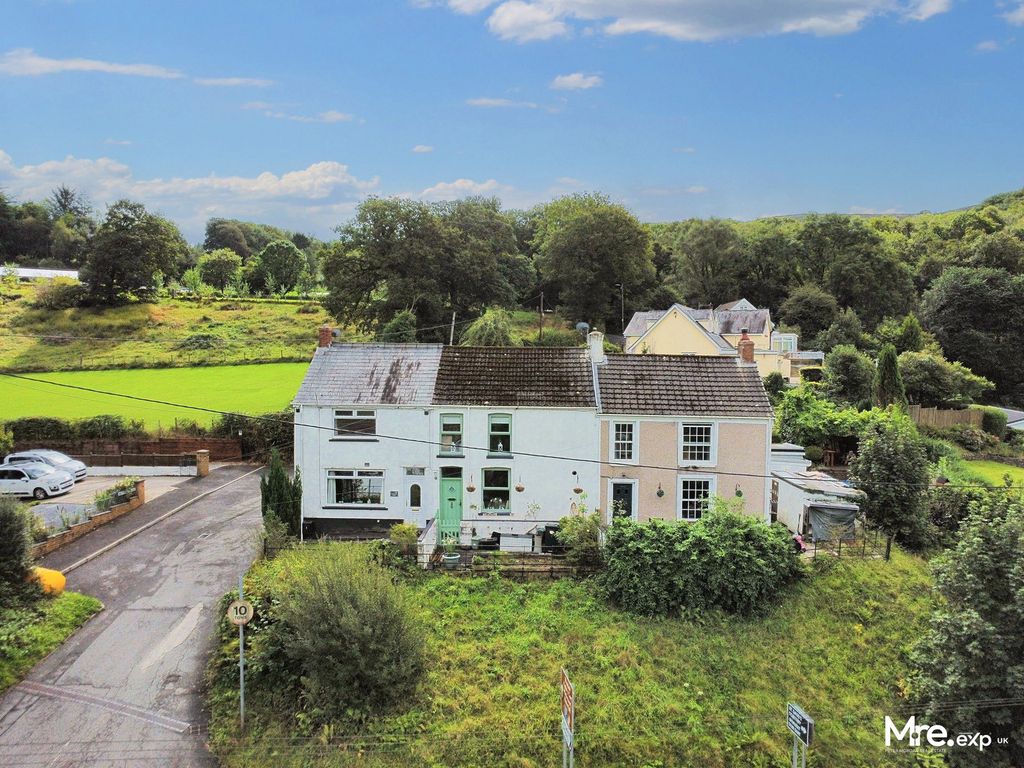 Property photo 2 of 31