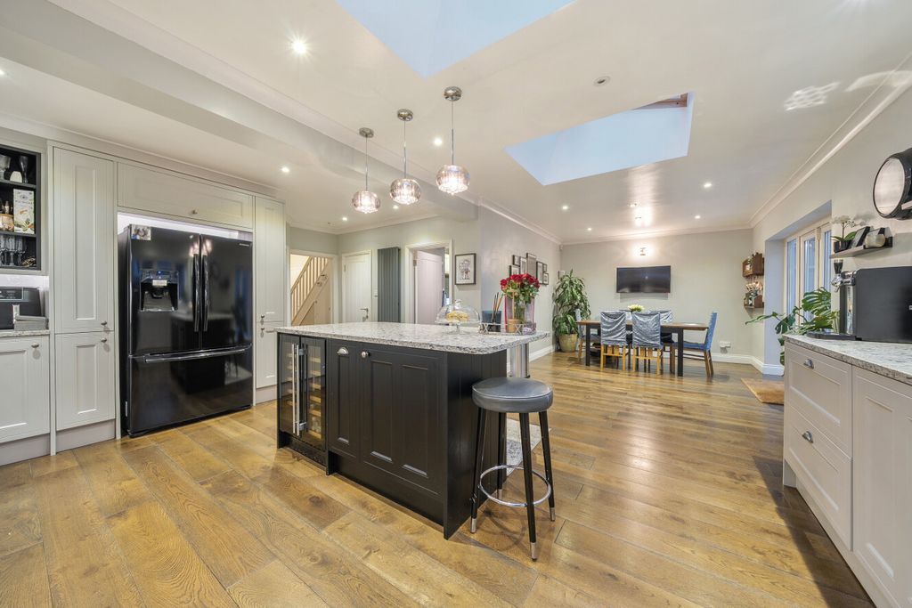 Property photo 2 of 21 1416829-16-69964d...