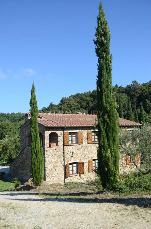 Property photo 2 of 31