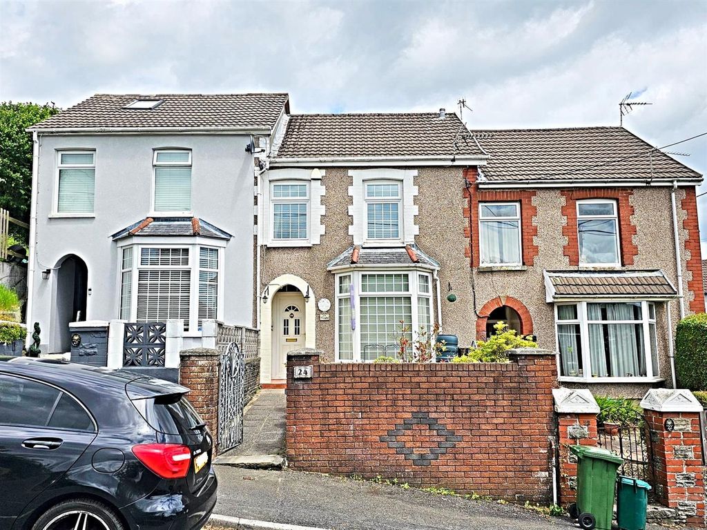 Property photo 1 of 24
