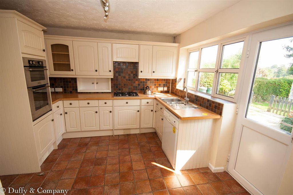 Property photo 2 of 11 109 Americas Lane (6 Of 11).Jpg