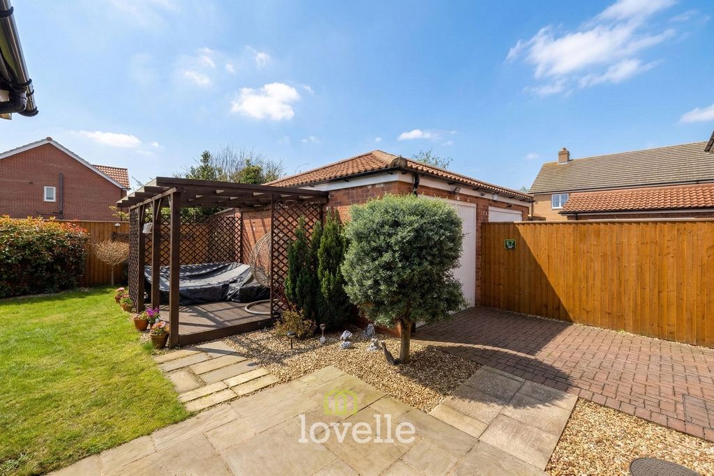 Property photo 2 of 19