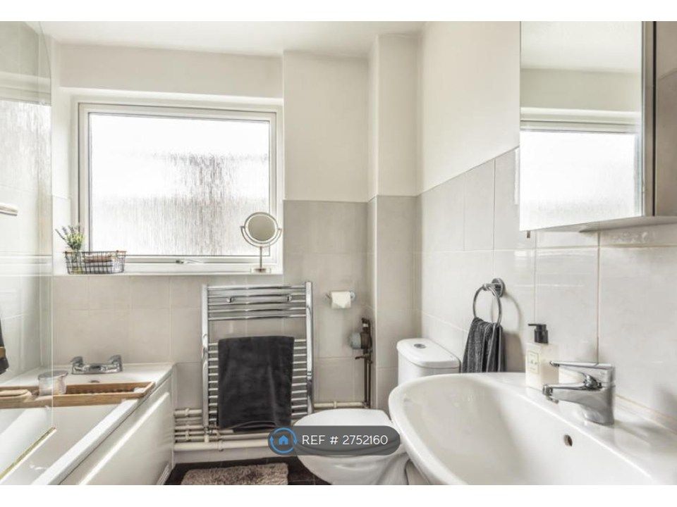 Property photo 3 of 6 Bathroom