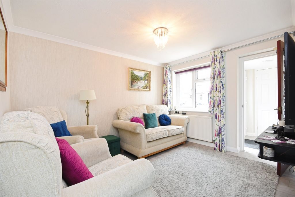 Property photo 2 of 17