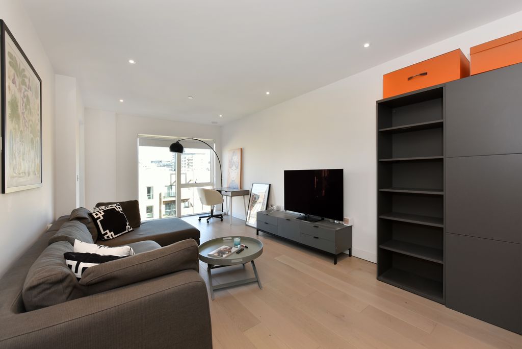 Property photo 1 of 8