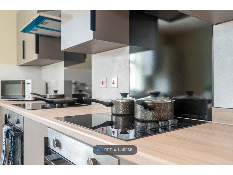 Property photo 1 of 10 Kitchen Dinner