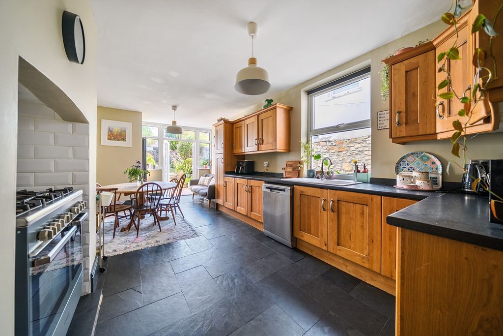 Property photo 2 of 22 10-6A7Ca4E14Ca50-1503855-19Ff6d9d54687-11-10-1