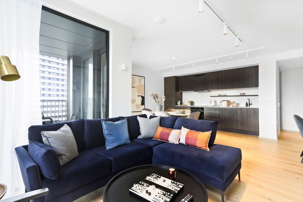 Property photo 3 of 24 Image