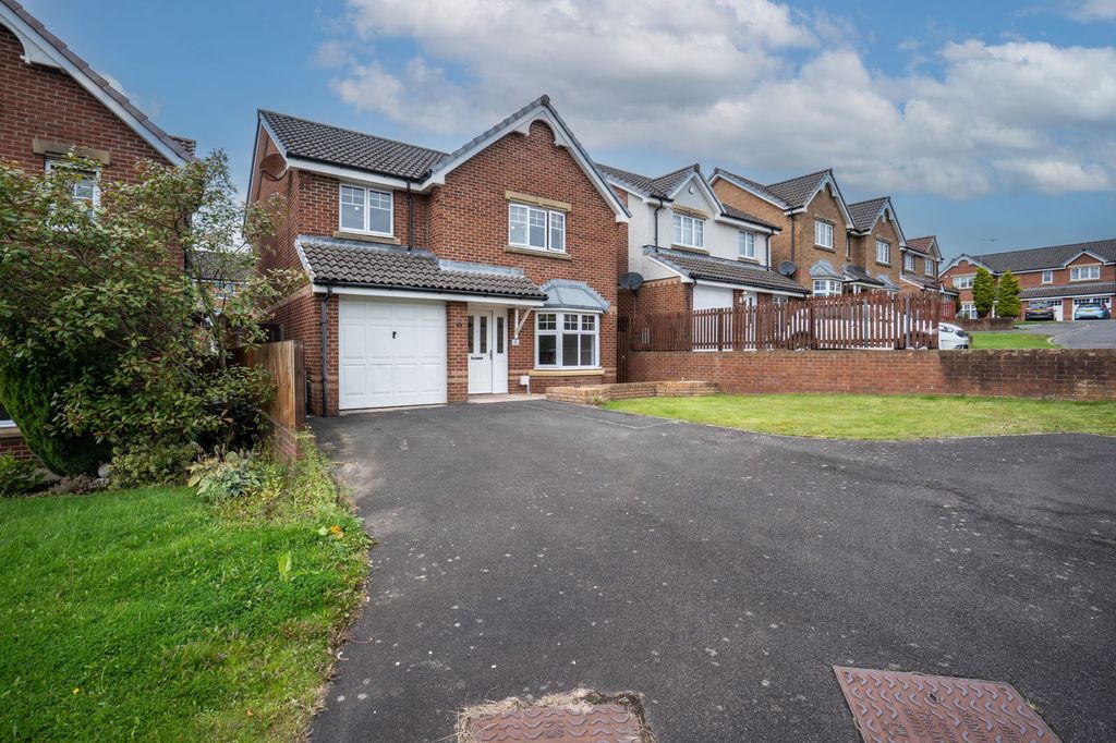 Property photo 1 of 33