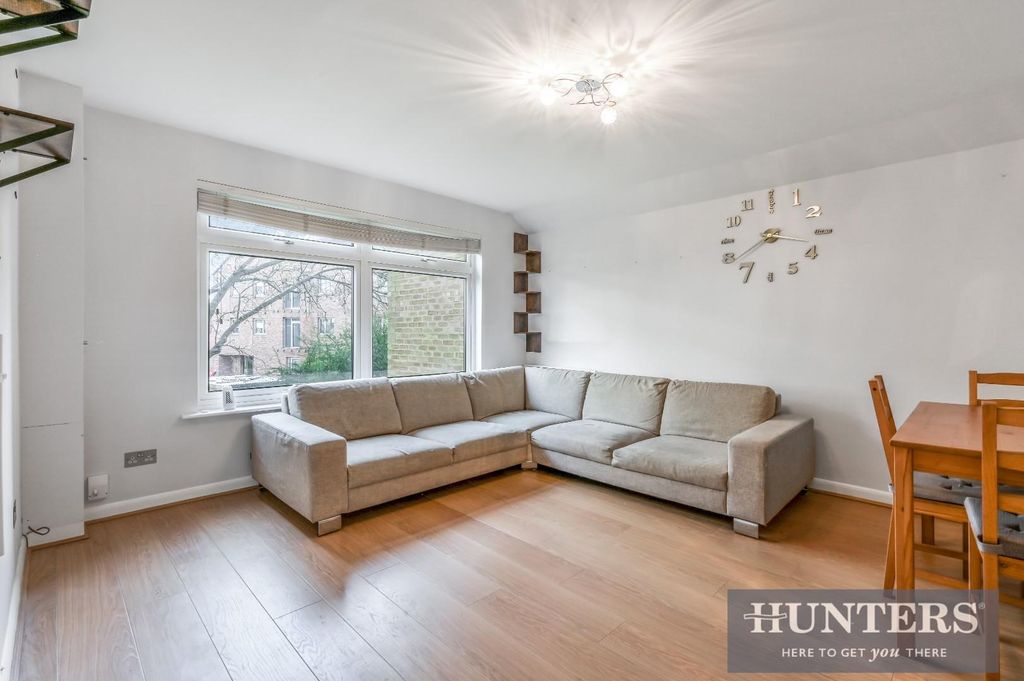 Property photo 2 of 9 Stourton Avenue, -9.Jpg