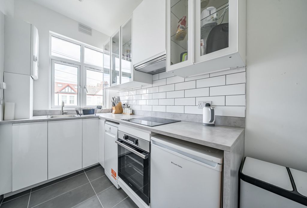 Property photo 3 of 7 1344780-6-68Af065...