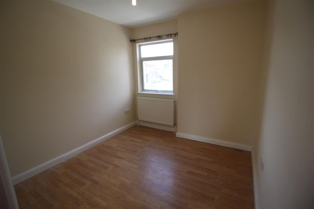 Property photo 3 of 8 Bedroom 2