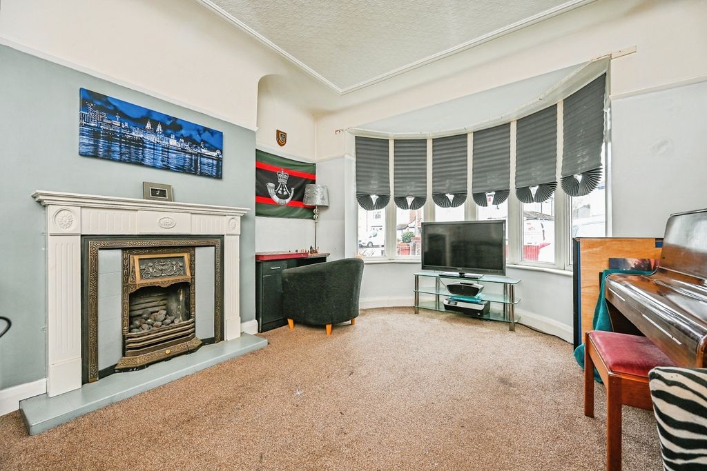 Property photo 3 of 20 Pbox-Img.Jpg