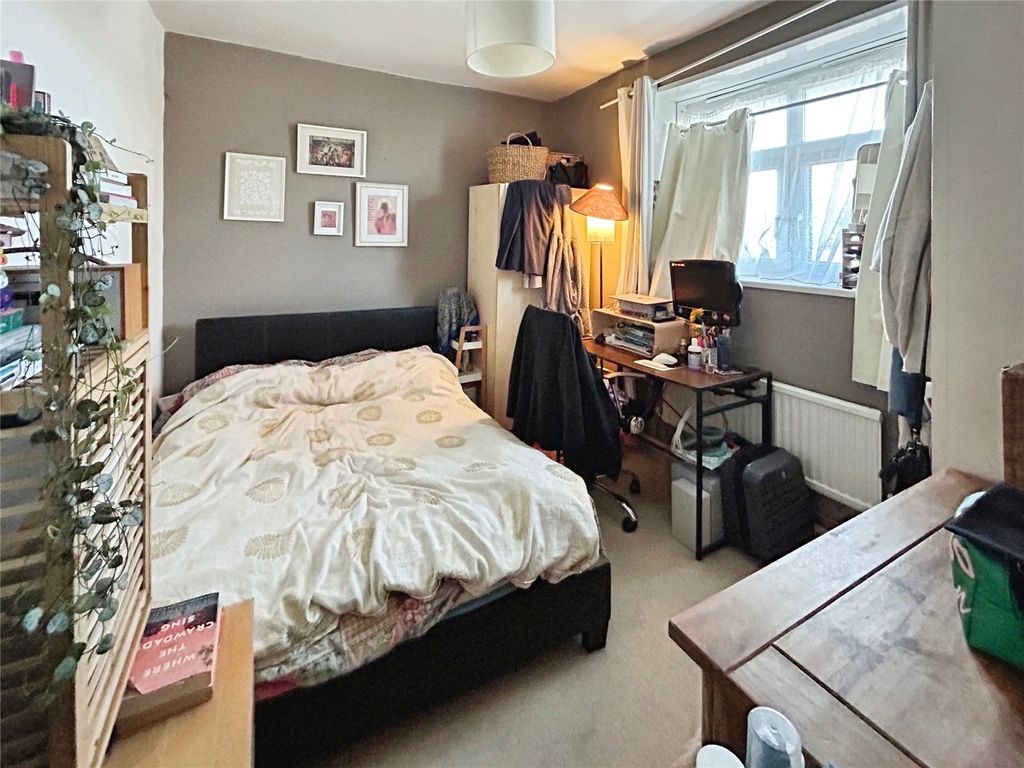 Property photo 2 of 8 Bedroom