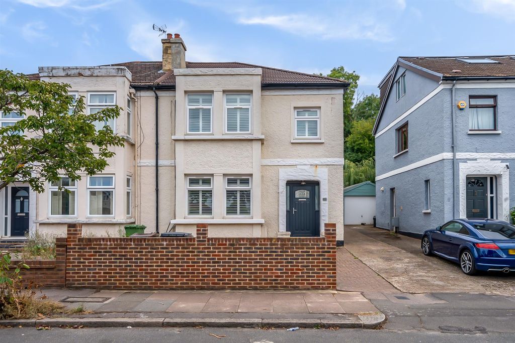 Property photo 1 of 15 External