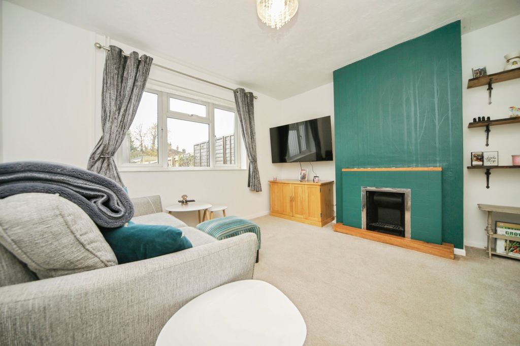 Property photo 2 of 20