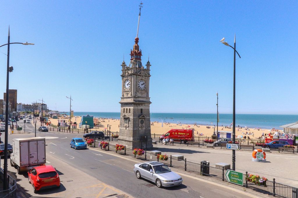 Property photo 3 of 15 Picture 3