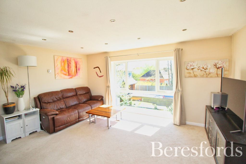 Property photo 1 of 6 Lounge