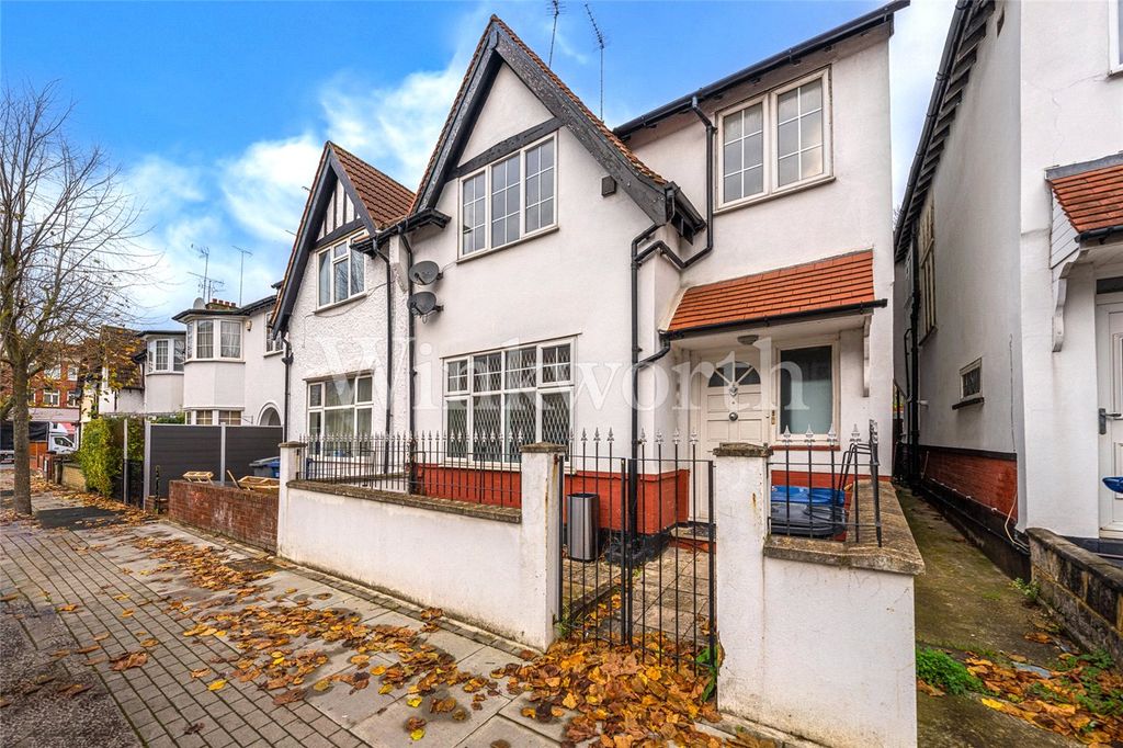 Property photo 1 of 18 Picture No. 23