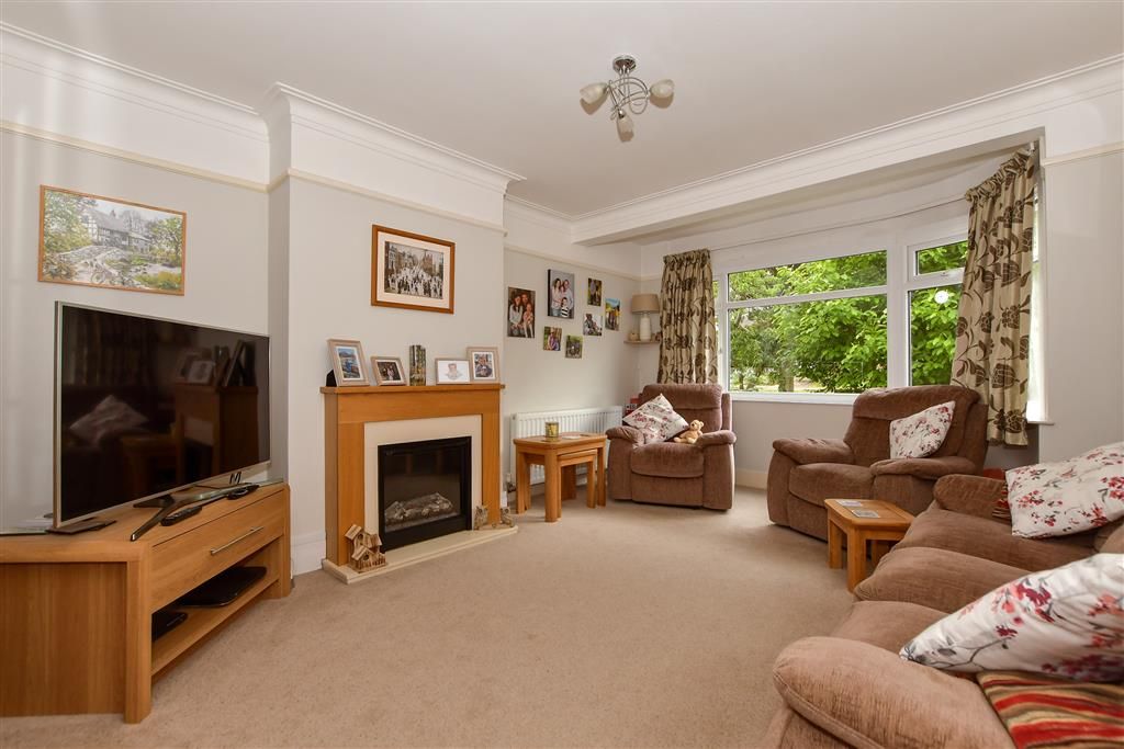 Property photo 1 of 17 Lounge