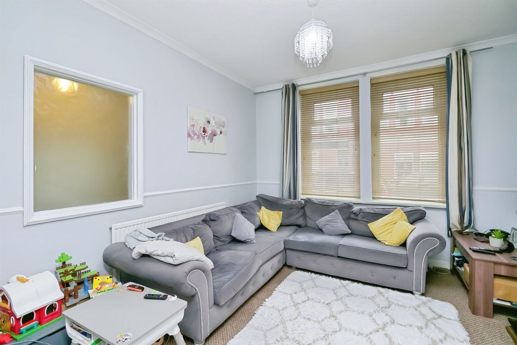Property photo 2 of 19