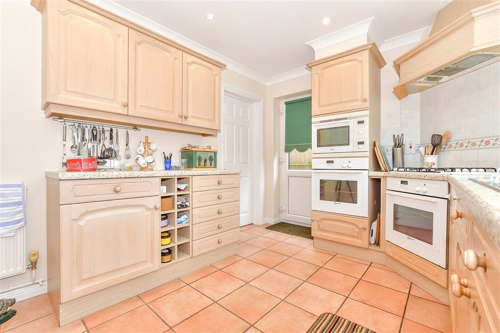 Property photo 3 of 15 Kitchen