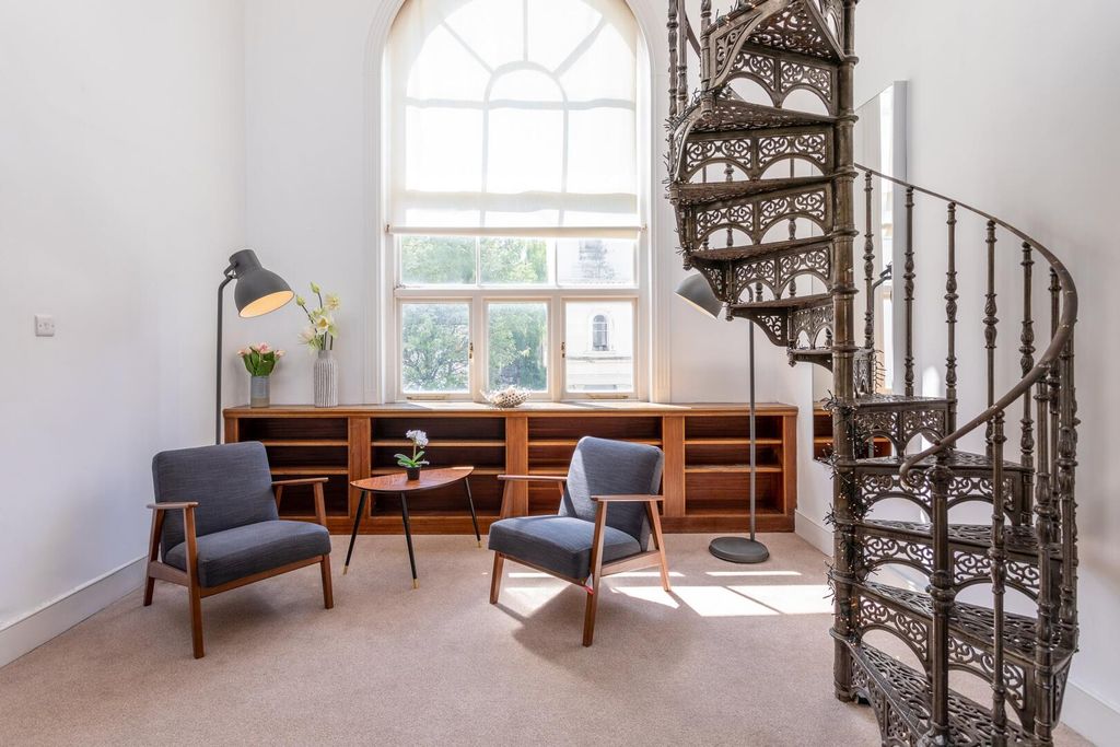 Property photo 2 of 44 Reception Room