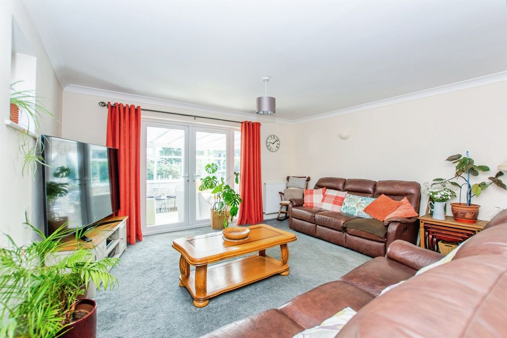 Property photo 3 of 19