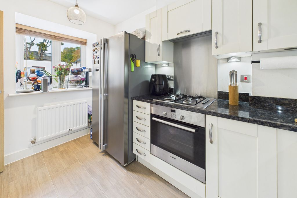 Property photo 3 of 23