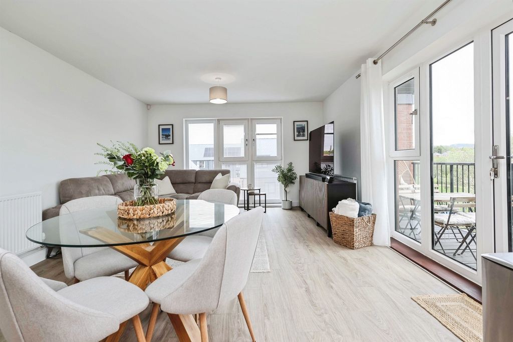 Property photo 3 of 20