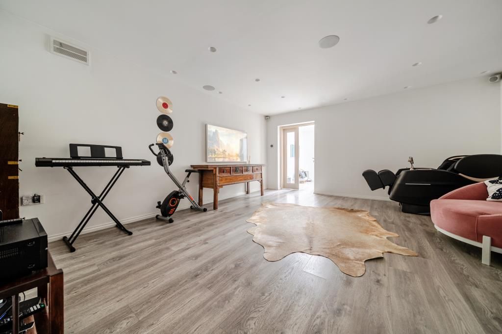 Property photo 3 of 21 Reception Room