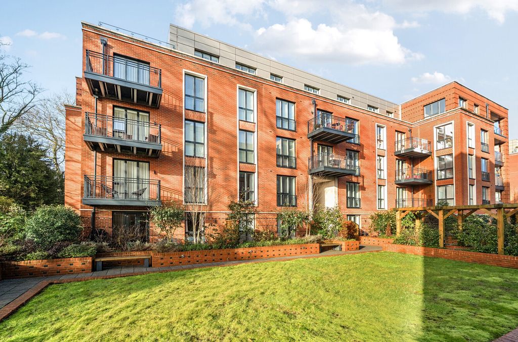 Property photo 1 of 9 1401392-24-697c86...