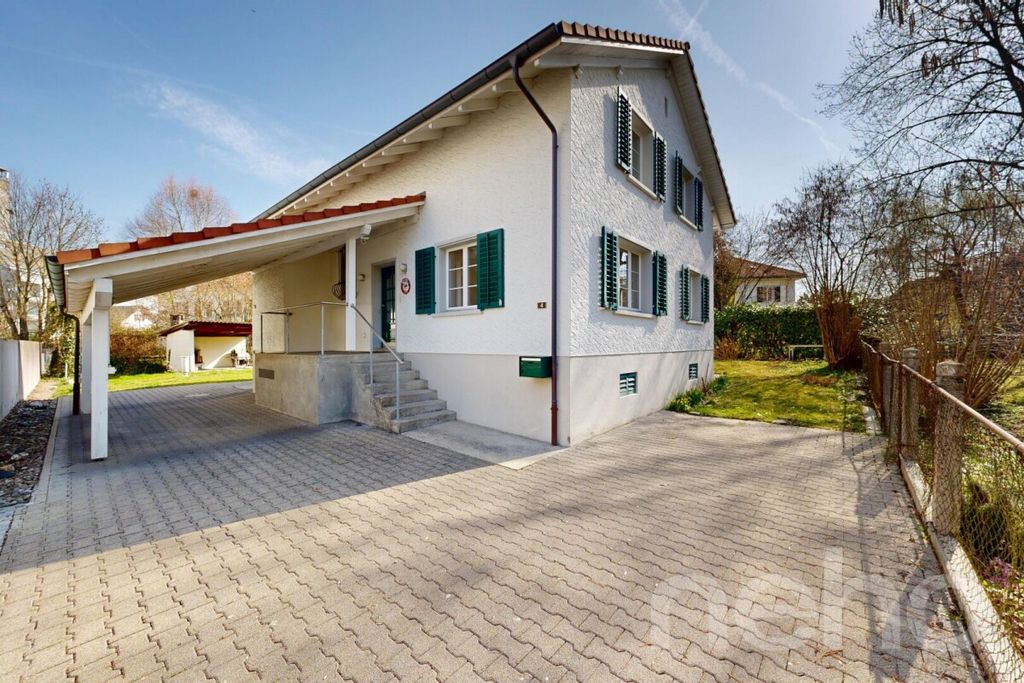 Property photo 3 of 12