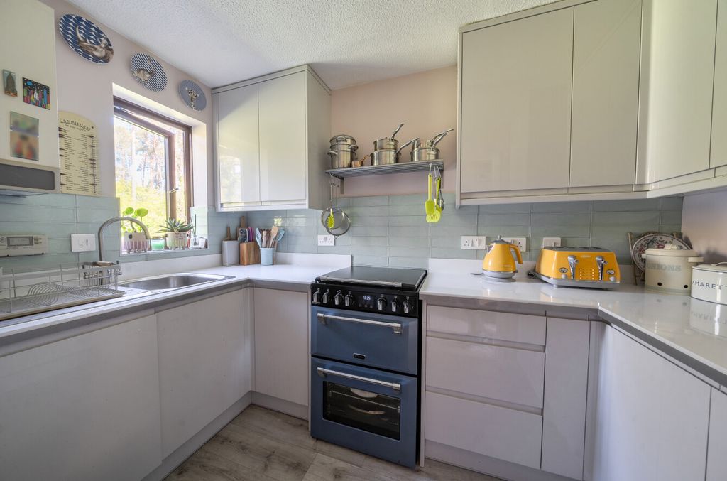 Property photo 2 of 18 1450310-1-69Ea19d...