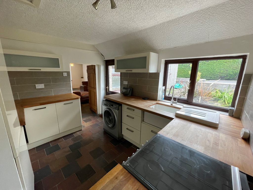 Property photo 1 of 12 Kitchen