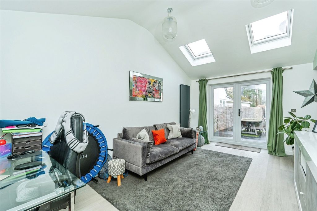 Property photo 3 of 22 Picture No. 06