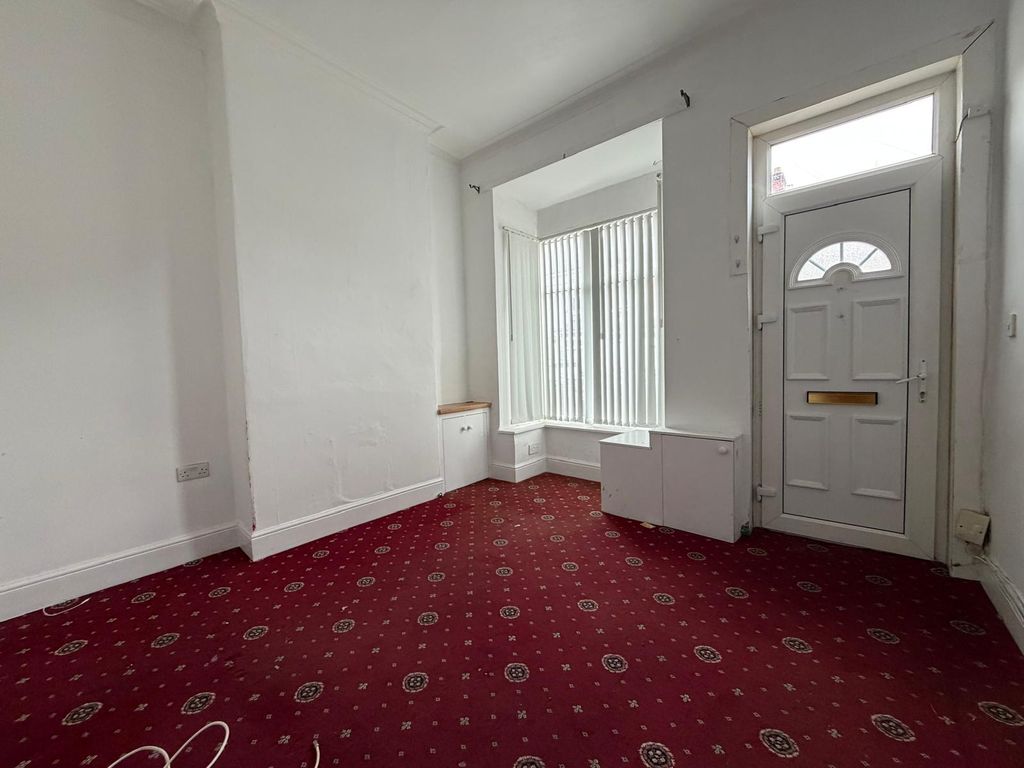 Property photo 2 of 8 Image