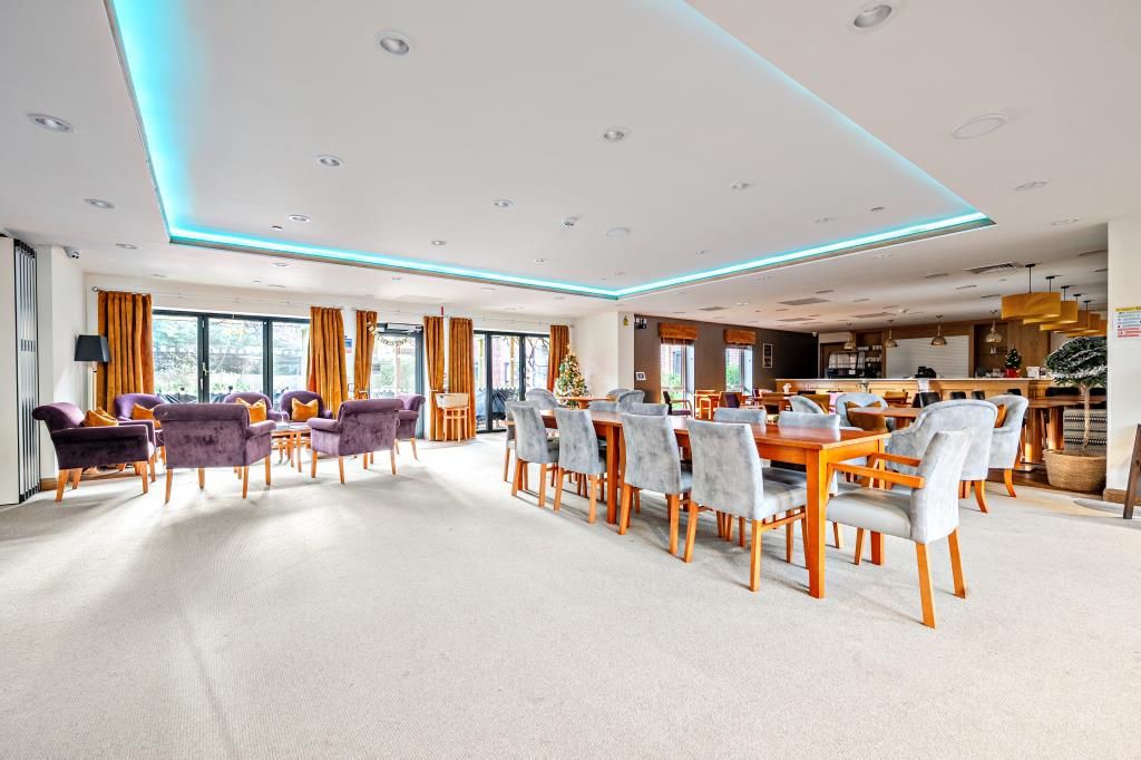 Property photo 3 of 19 Restaurant