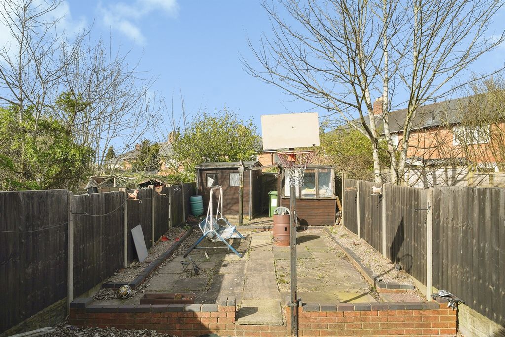 Property photo 2 of 20