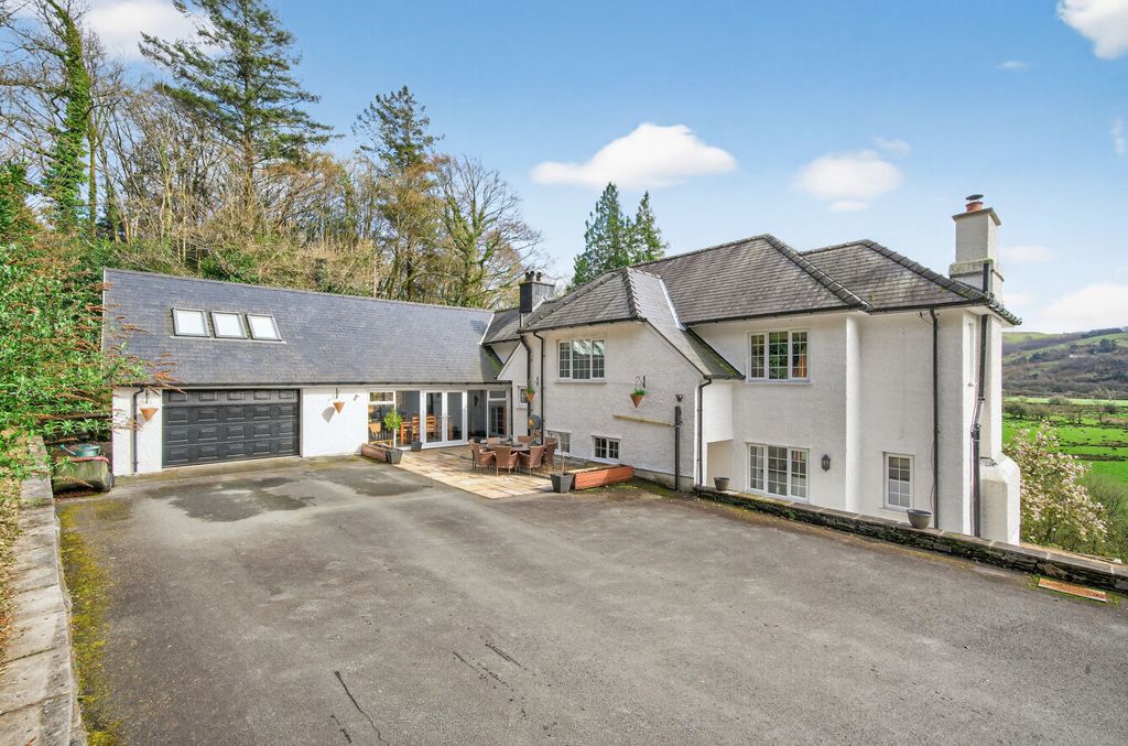 Property photo 3 of 40 1425123-19-69c57d...