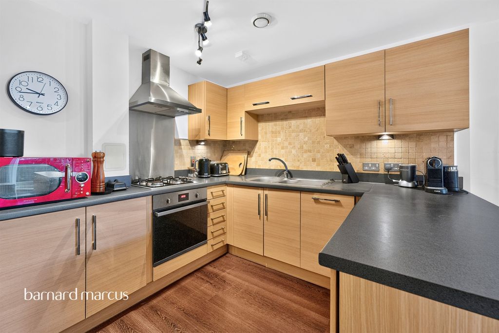 Property photo 3 of 17