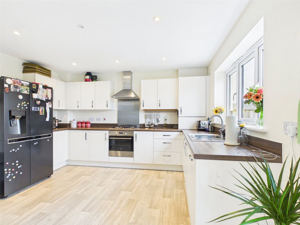 Property photo 2 of 38 Picture No. 16