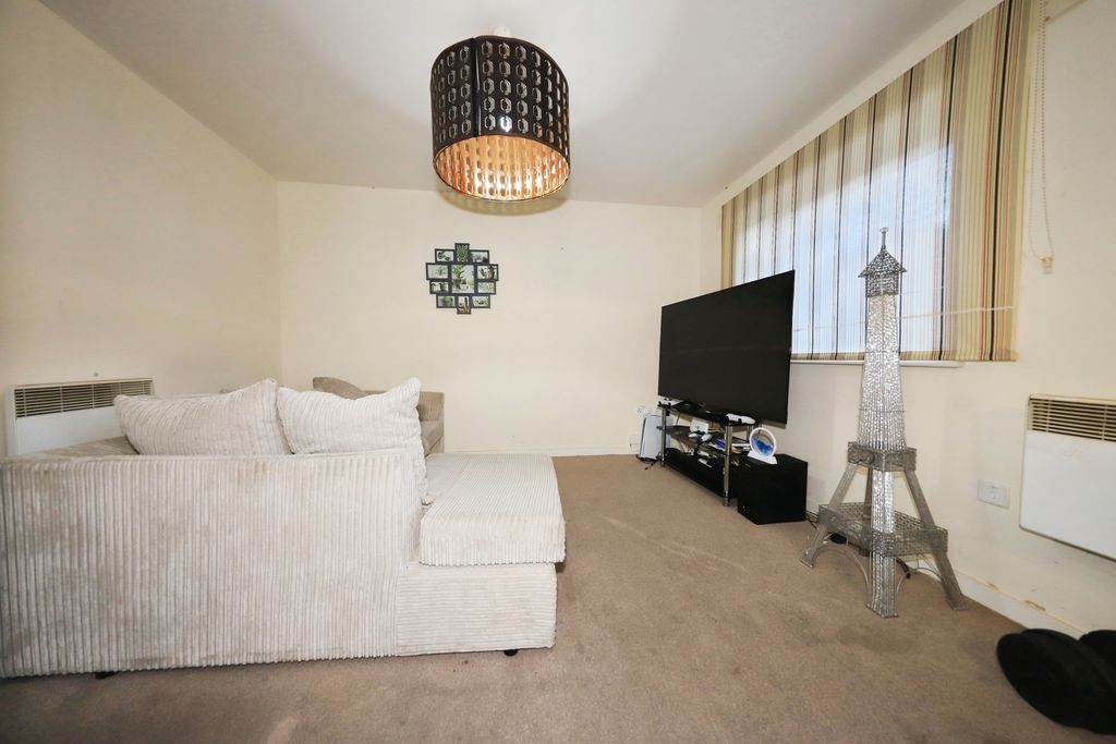 Property photo 2 of 13 Photo