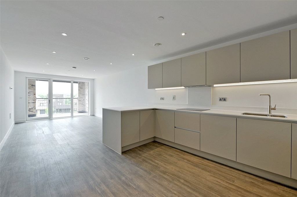 Property photo 3 of 16 Sitting Room/Kitchen