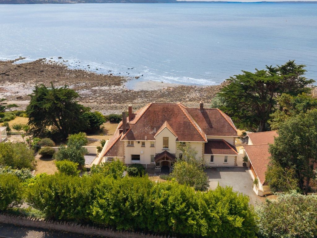 Property photo 2 of 25 Plas Craig