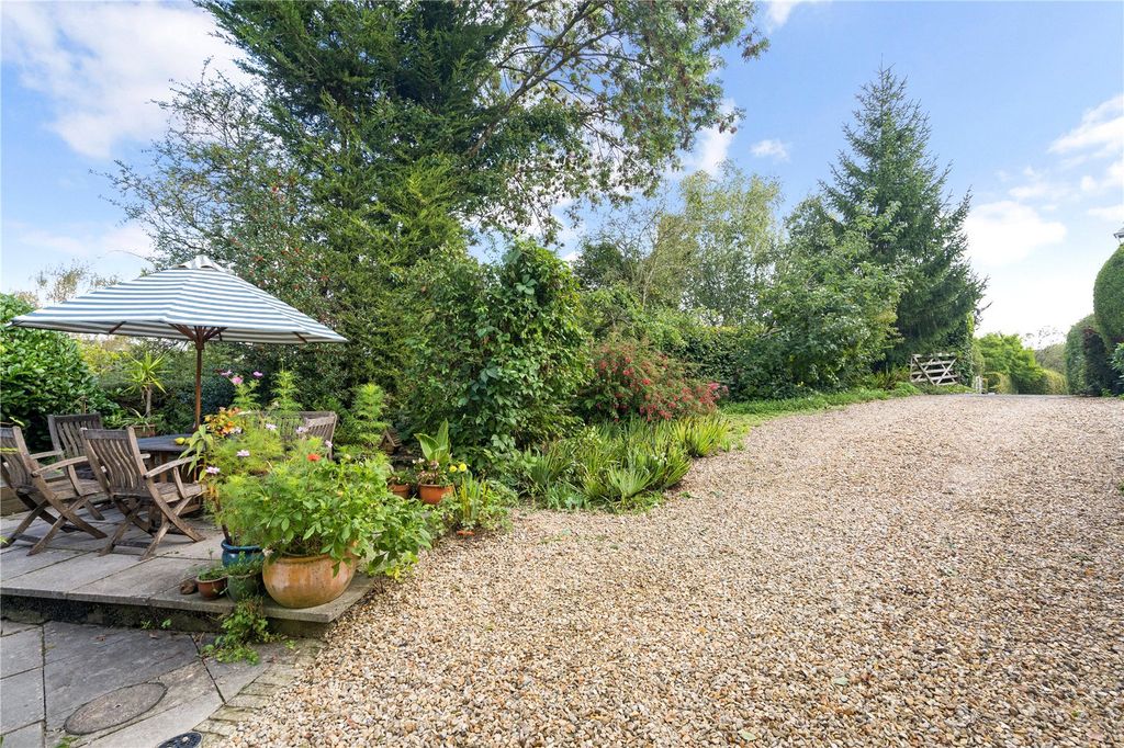 Property photo 3 of 13 Garden