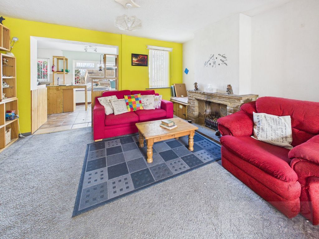 Property photo 2 of 18