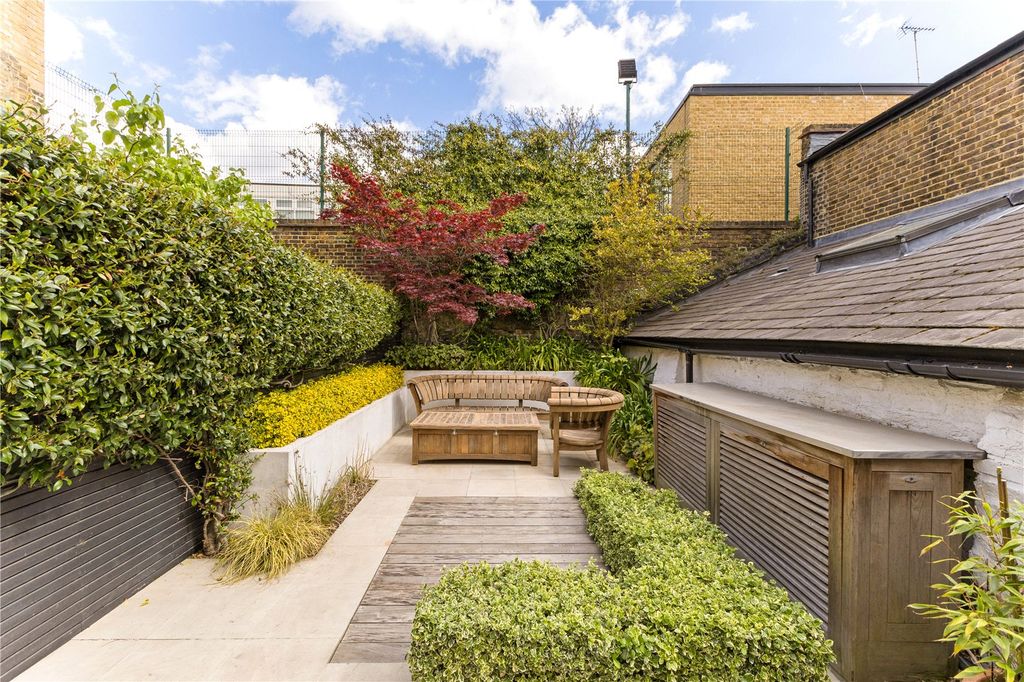 Property photo 1 of 16 Terrace
