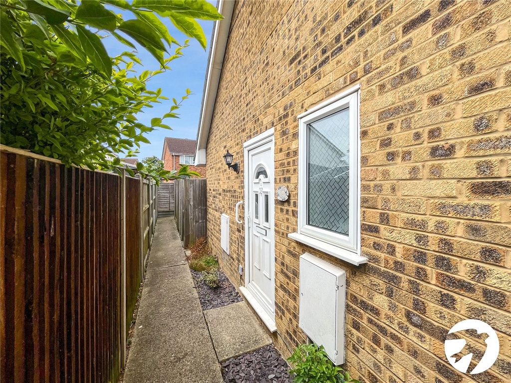 Property photo 3 of 11 Picture No. 12